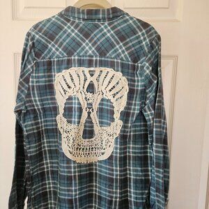 Hot Topic Junior's XL Plaid Flannel Shirt with Crochet Skull